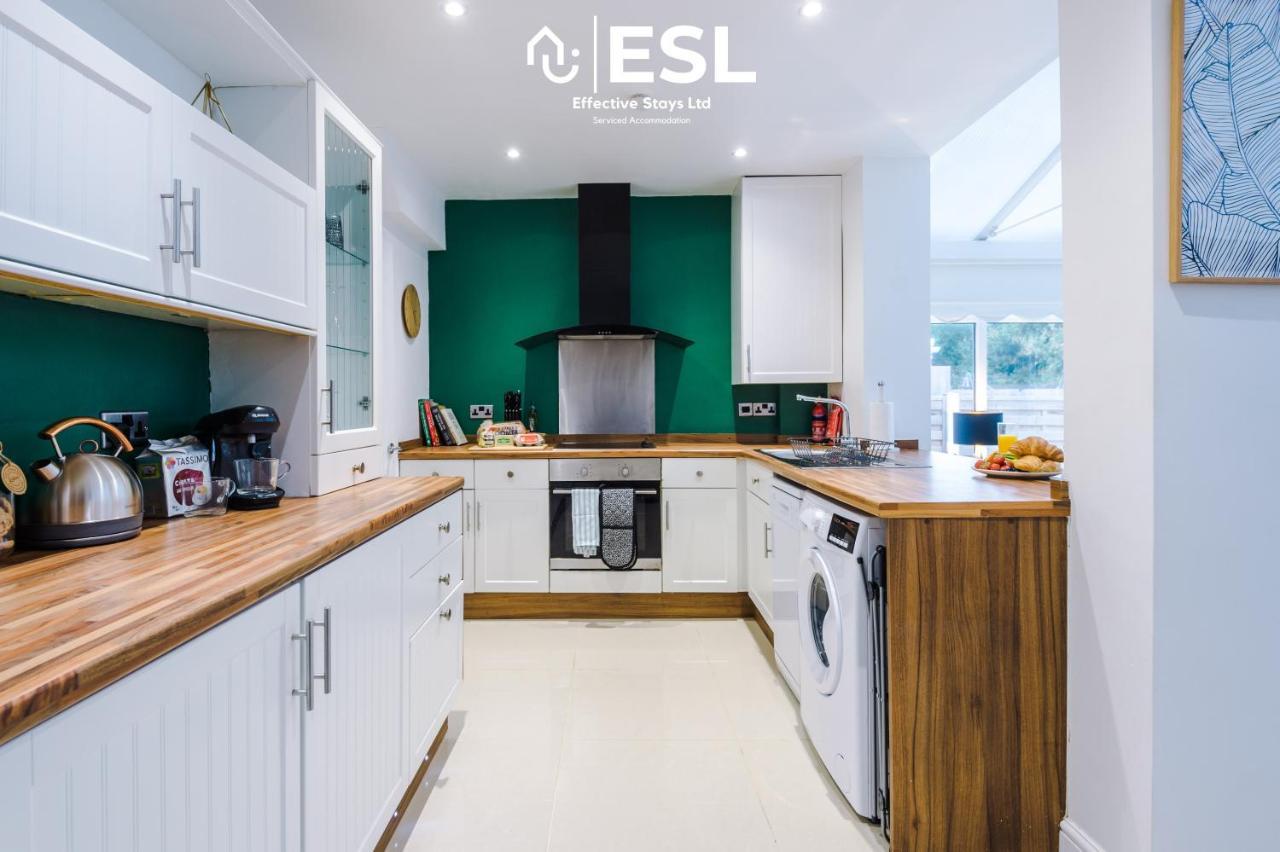 Open Plan - 3 Bedroom House - Garden And Outdoor Seating - Driveway Parking - Short Drive To City Centre Saughall Exteriér fotografie