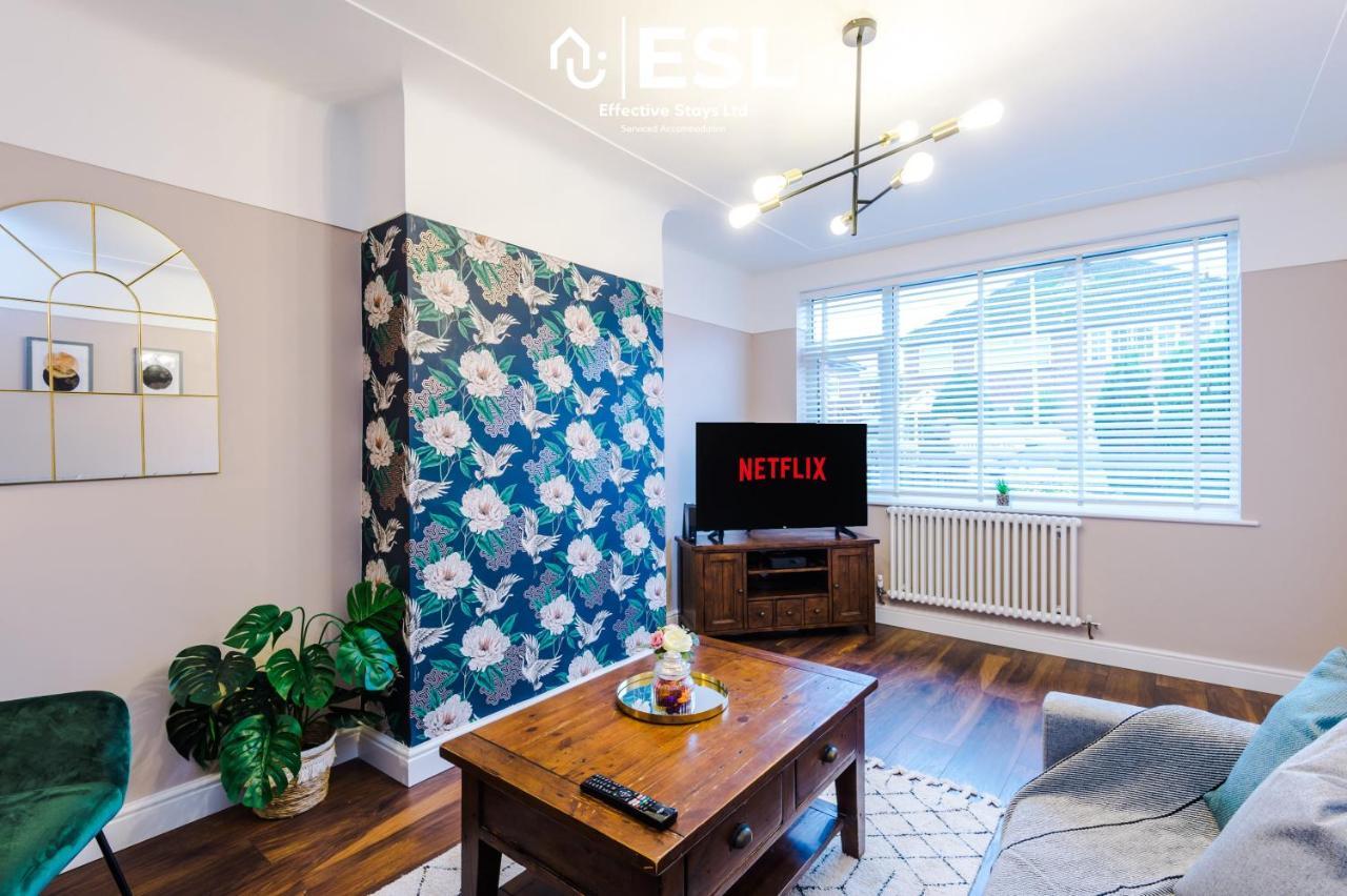 Open Plan - 3 Bedroom House - Garden And Outdoor Seating - Driveway Parking - Short Drive To City Centre Saughall Exteriér fotografie