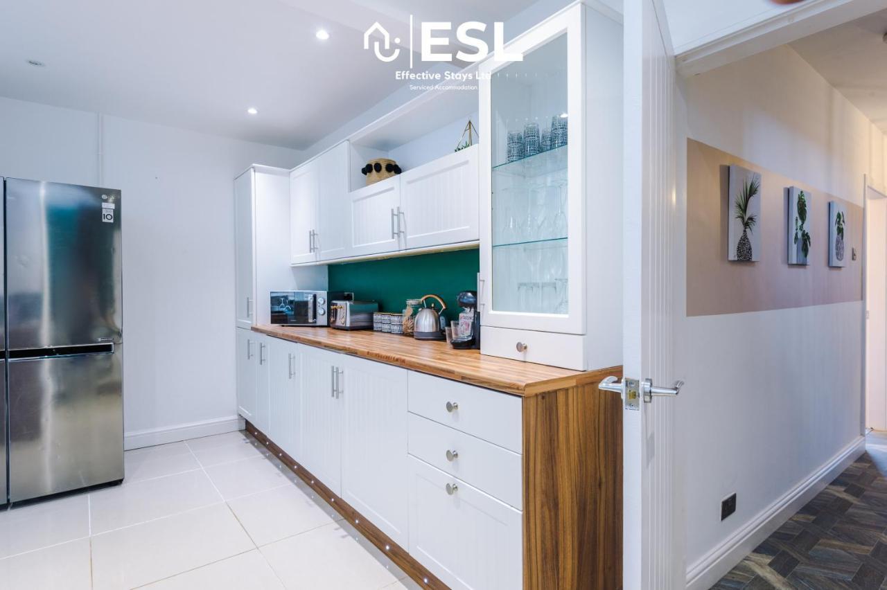 Open Plan - 3 Bedroom House - Garden And Outdoor Seating - Driveway Parking - Short Drive To City Centre Saughall Exteriér fotografie