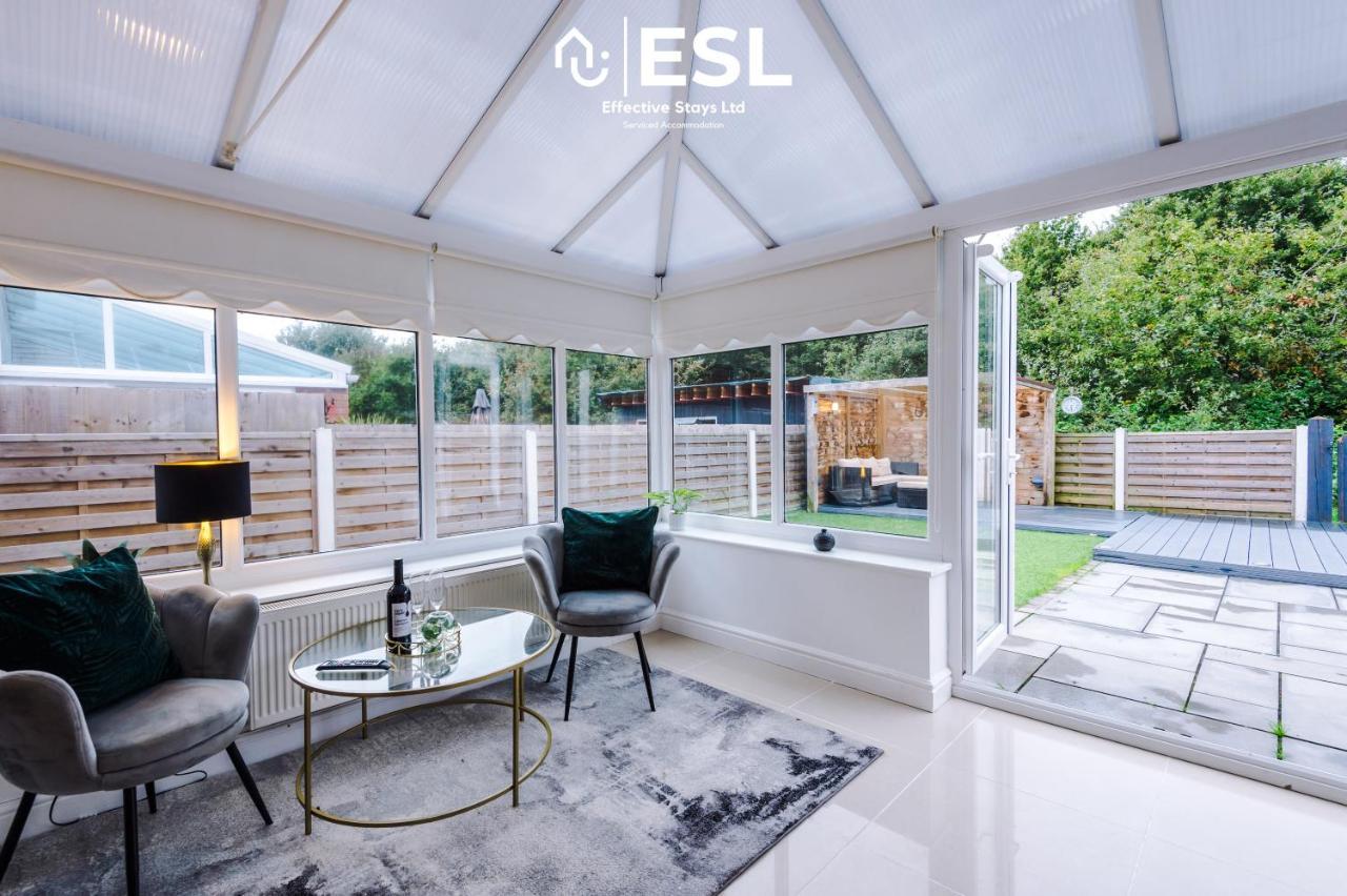 Open Plan - 3 Bedroom House - Garden And Outdoor Seating - Driveway Parking - Short Drive To City Centre Saughall Exteriér fotografie