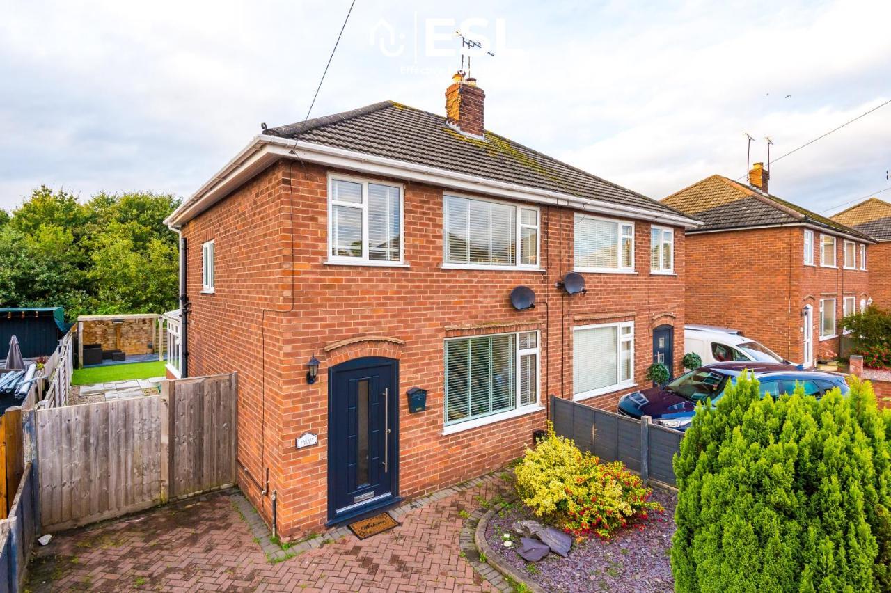 Open Plan - 3 Bedroom House - Garden And Outdoor Seating - Driveway Parking - Short Drive To City Centre Saughall Exteriér fotografie